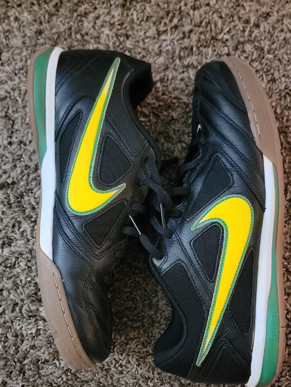 Nike Gato Brasil casual indoor soccer shoe
